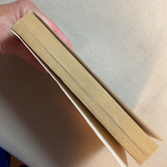 📚2/$6 H.I.V.E. #1: Higher Institute of Villainous - Picture 5 of 11